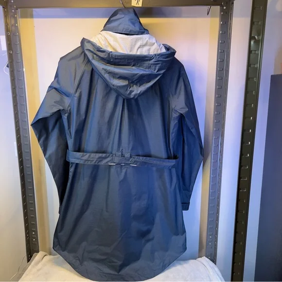 Mountain Hardware 3/4 rain jacket in super condition!!!! - Picture 7 of 15